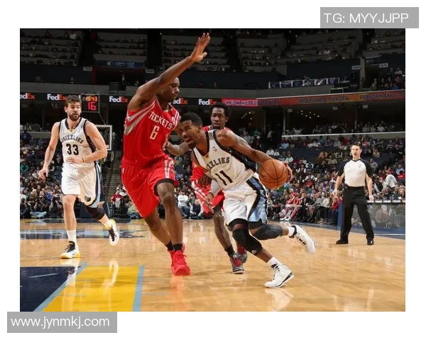 当足球巨星踏入篮球赛场跨界争锋展现双重运动天赋魅力