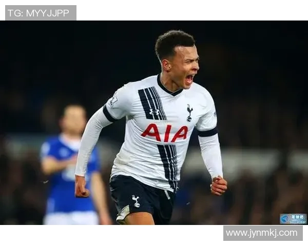 足球明星超帅照片头像男，展现魅力与运动激情的完美结合