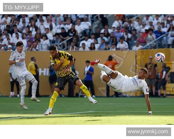 足球球星年薪最高的一年：顶级球员收入大揭秘及其背后的商业价值