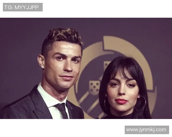 足坛巨星美妻风采尽显 球场之外的爱情与魅力故事